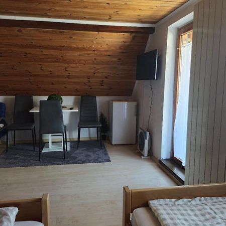 Kometer Soba Apartment Bovec Bagian luar foto