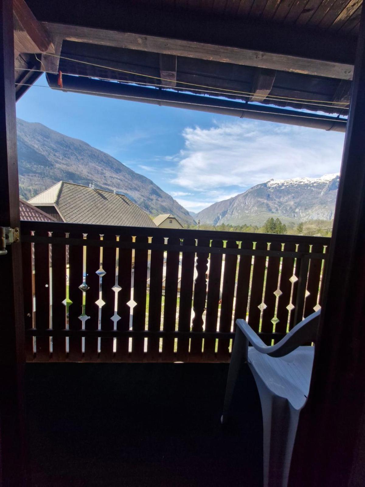 Kometer Soba Apartment Bovec Bagian luar foto